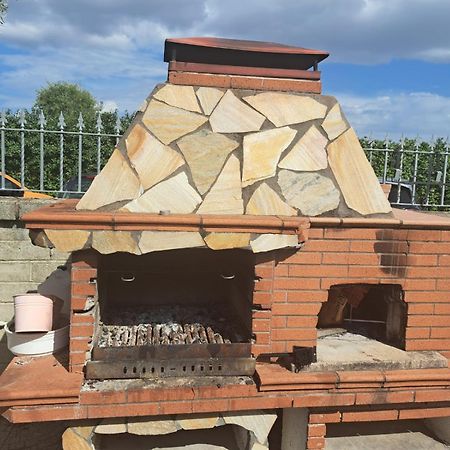 Apartment Roma Tor Vergata Con Giardino ภายนอก รูปภาพ
